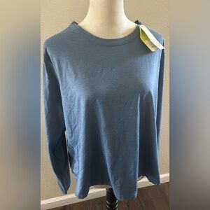 All in Motion women’s Blue Long Sleeve back cut out Top size XXL NWT
